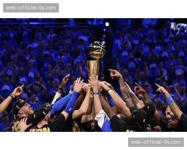 文化瞬间:NBA总冠军奖杯在亚洲四国巡展,吸引数十万球迷参观 文化瞬间:NBA总冠军奖杯在亚洲四国巡展,吸引数十万球迷参观